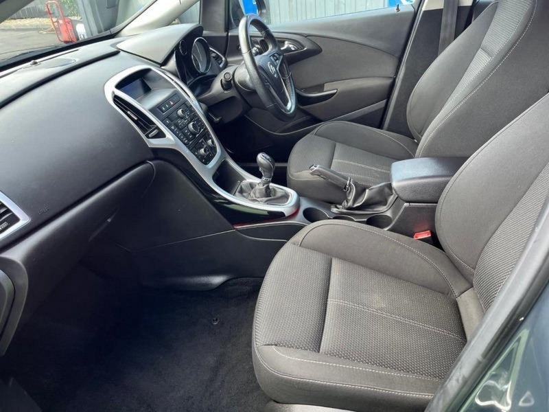 VAUXHALL ASTRA
