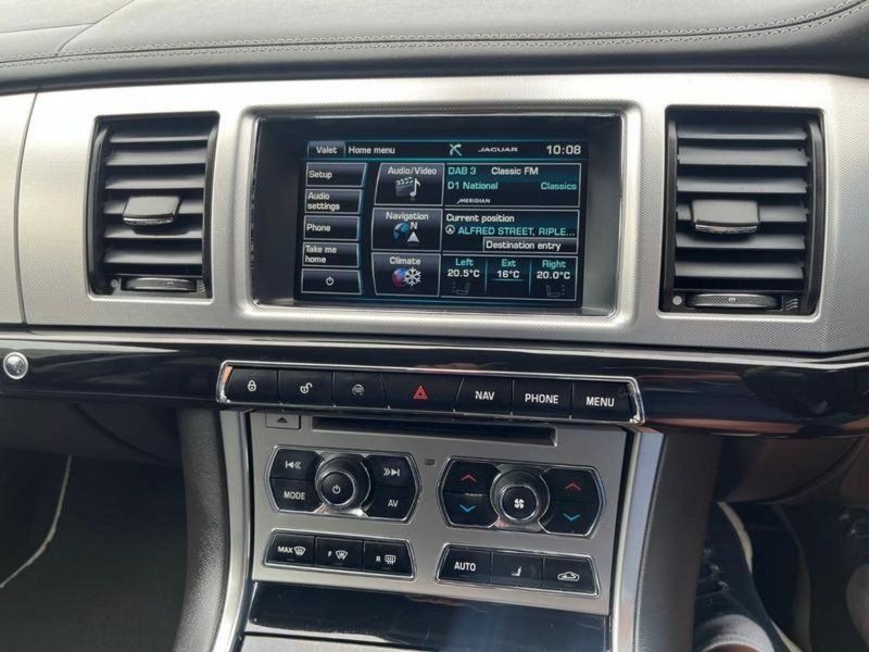 JAGUAR XF